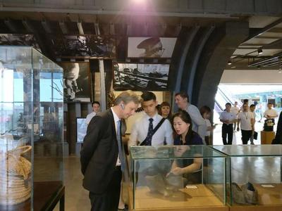 波罗的海三国外宾玩转武侯 逛鞋都、赏芙蓉、品三国文化